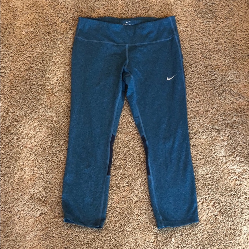 Nike crop leggings